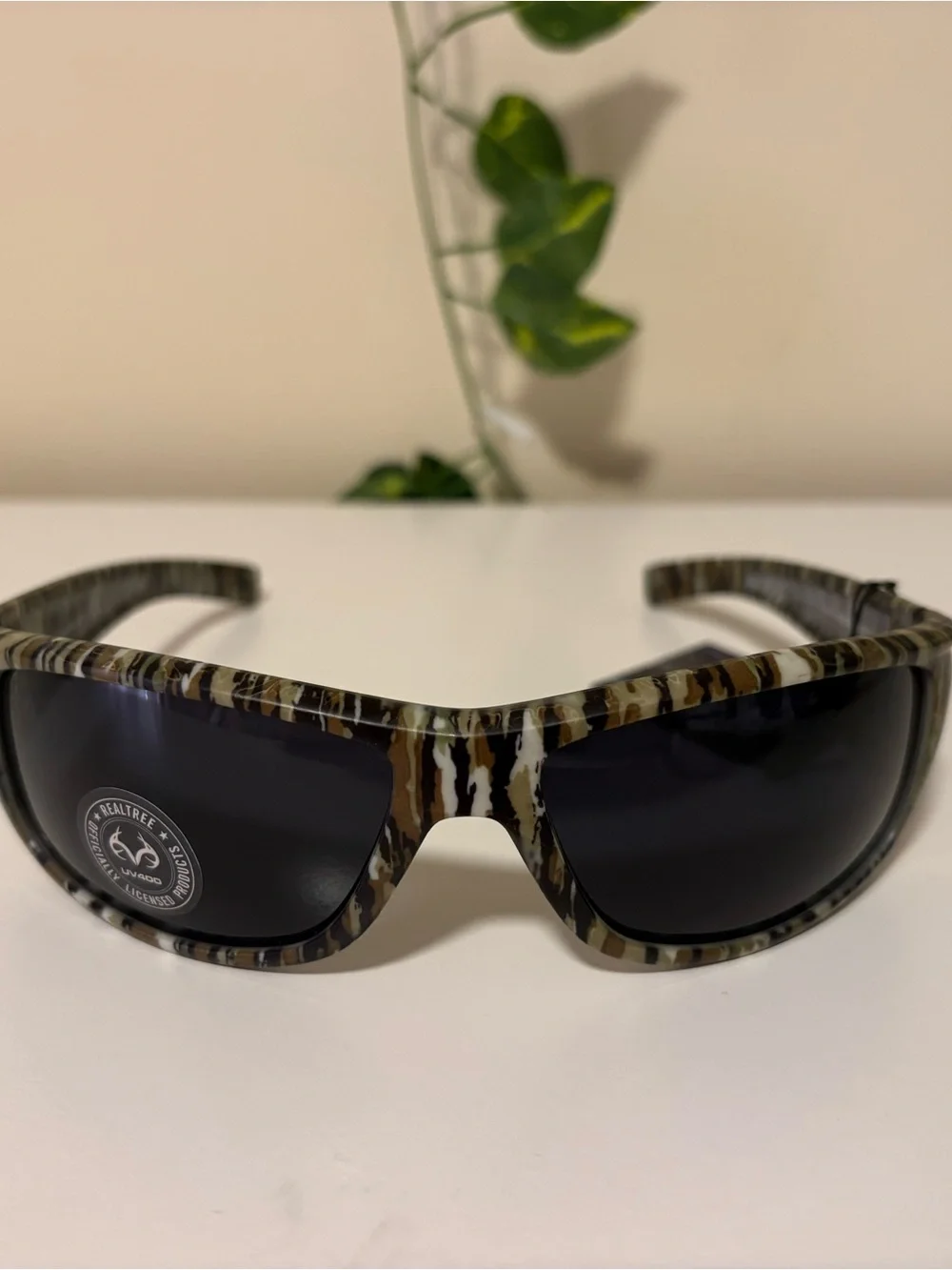 Realtree Men’s Wrap Sunglasses - Camo Green/Brown